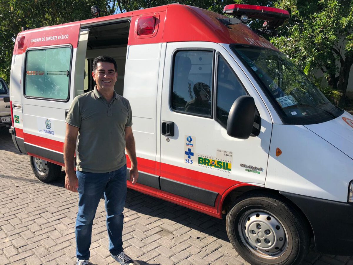 ARARIPINA: PREFEITO PIMENTEL ANUNCIA CONQUISTA DE MAIS DUAS AMBULÂNCIAS NOVAS