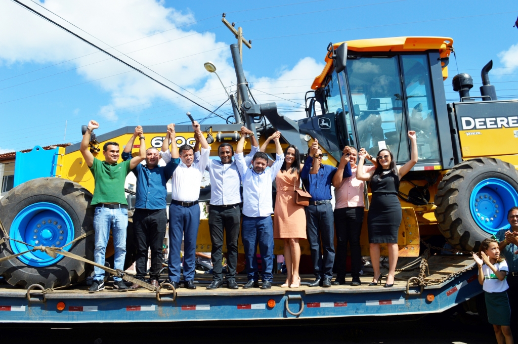 IPUBI 58 ANOS: PREFEITO CHICO SIQUEIRA LANÇA PACOTE DE OBRAS E AÇÕES NO VALOR DE 4,5 MILHÕES