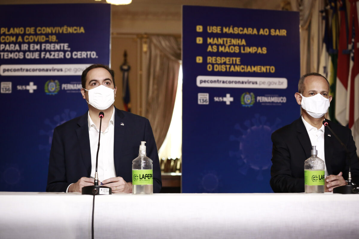 PAULO CÂMARA ANUNCIA INVESTIMENTO DE R$ 23 MILHÕES PARA GARANTIR INTERNET GRATUITA AOS ESTUDANTES DA REDE ESTADUAL