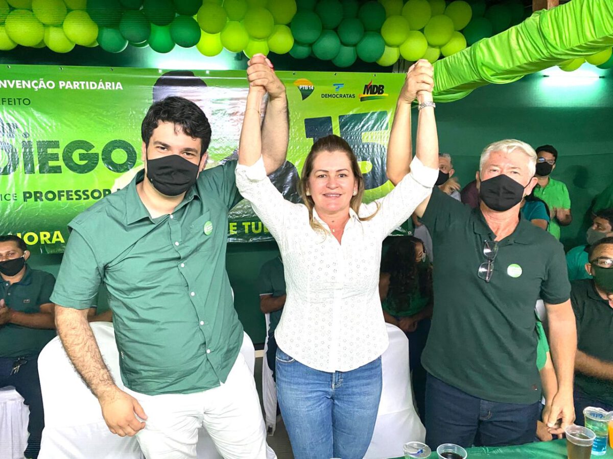 EM TUPANATINGA, DEPUTADA ROBERTA ARRAES PARTICIPOU DE CONVENÇÃO QUE CONSOLIDOU CANDIDATURA DE DR. DIEGO TEIXEIRA
