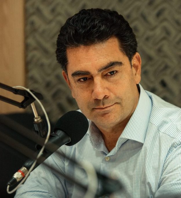 PRÉ-CANDIDATO À REELEIÇÃO EM ARARIPINA, RAIMUNDO PIMENTEL LARGA NA FRENTE COM 48% DAS INTENÇÕES DE VOTOS CONTRA 36,3% DE TIÃO DO GESSO