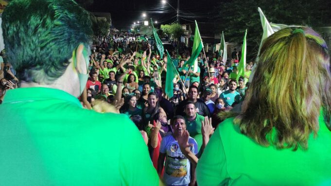 ARARIPINA: PIMENTEL E EVILÁSIO COMANDAM CARREATA NO DISTRITO DE NASCENTE