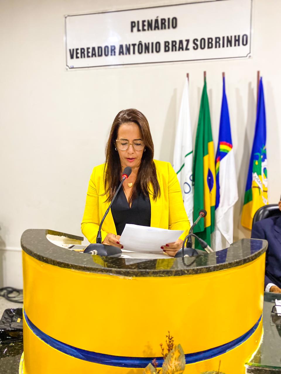 KALIGIA MATEUS SOLICITA A INSTALAÇÃO DE UM INSTITUTO FEDERAL DE EDUCAÇÃO, CIÊNCIA E TECNOLOGIA EM ARARIPINA