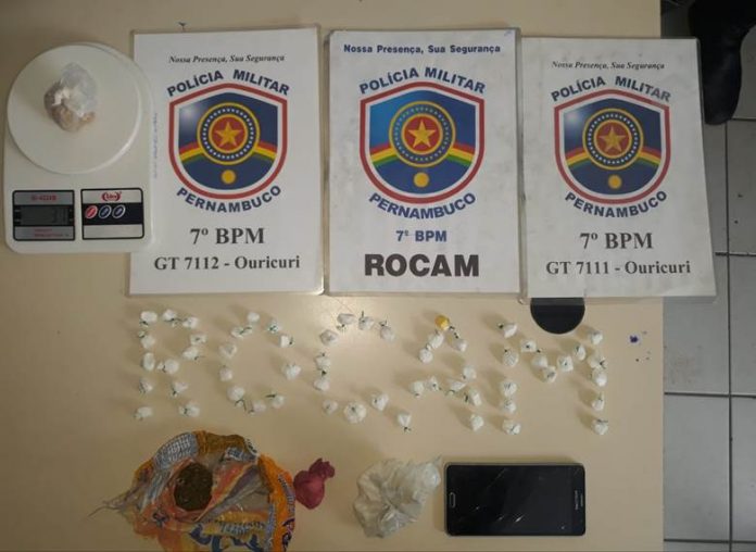 POLÍCIA APREENDE GAROTA DE 15 ANOS COM COCAÍNA, CRACK E MACONHA EM OURICURI