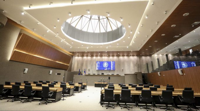 ALEPE APROVA PROJETO CONTRA FURA FILA DA VACINA