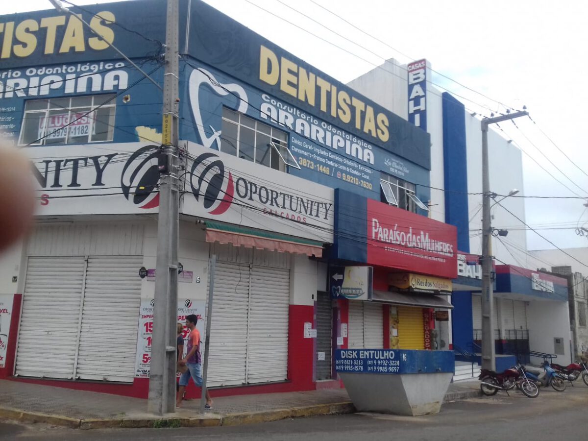 COMÉRCIO DE ARARIPINA DE PORTAS FECHADAS