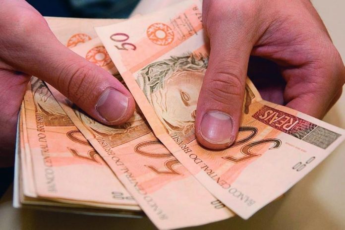 TRABALHADORES INFORMAIS RECEBERÃO VALE DE R$ 600 DURANTE CRISE DO NOVO CORONAVÍRUS