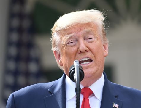 ESTADOS UNIDOS ANUNCIAM MAIOR PACOTE DA HISTÓRIA COM US$ 2 TRI PARA COMBATER IMPACTO DO CORONAVÍRUS