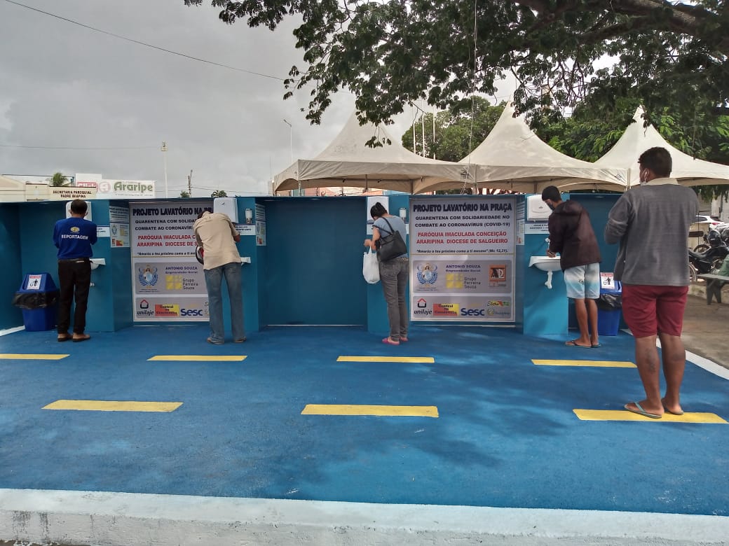 PRAÇA DA IGREJA MATRIZ GANHA LAVATÓRIOS PARA POPULAÇÃO HIGIENIZAR AS MÃOS GRATUITAMENTE